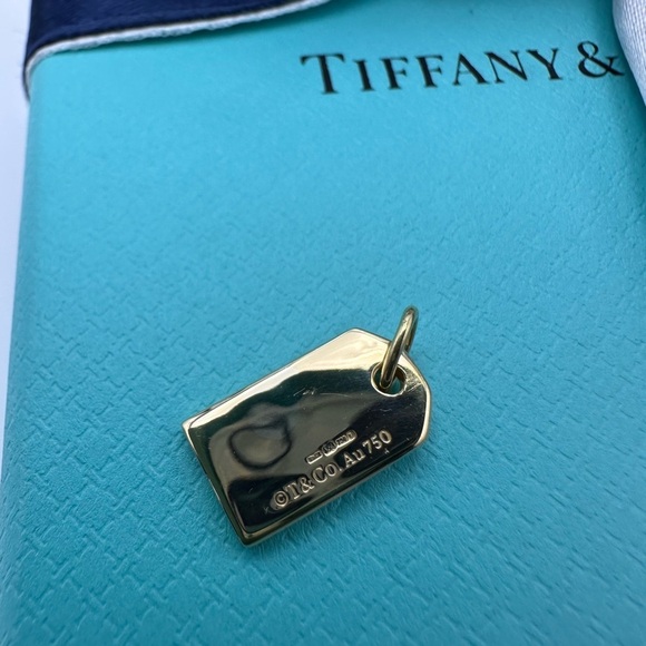RARE Tiffany & Co. 18K Yellow Gold Diamond Letter W Rectangular Tag Charm - Picture 5 of 9